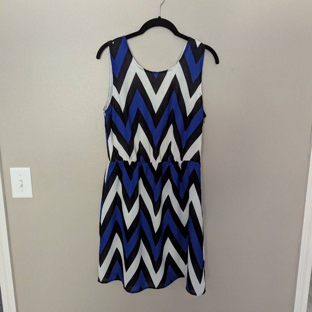 41 Hawthorne chevron fit flare sleeveless dress blue white black